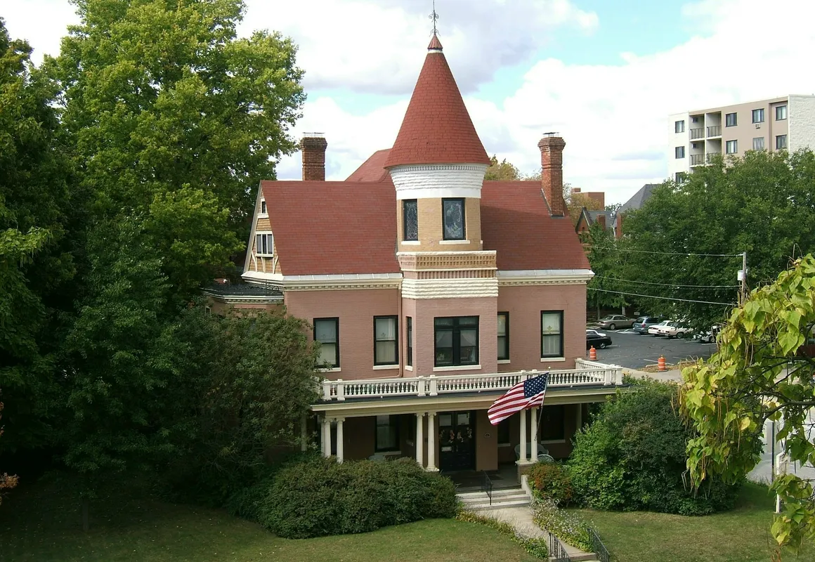 Victorian Inn Bed and Breakfast hotel hero