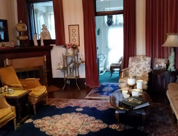 Victorian Inn Bed and Breakfast hotel detail image 4