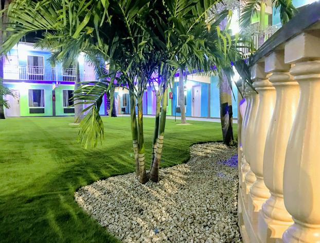 Tropical Inn & Suites hotel detail image 1