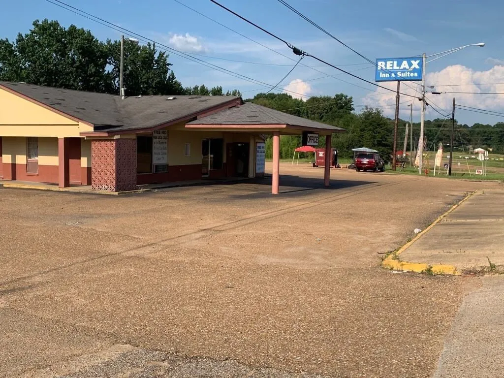 Relax Inn & Suites hotel hero