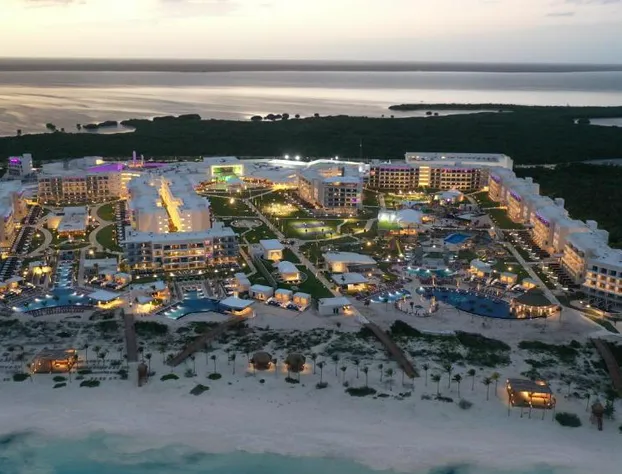 Planet Hollywood Cancun by Royalton, An Autograph Collection All-Inclusive Resort hotel detail image 2