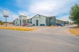 OYO Hotel Midland hotel hero