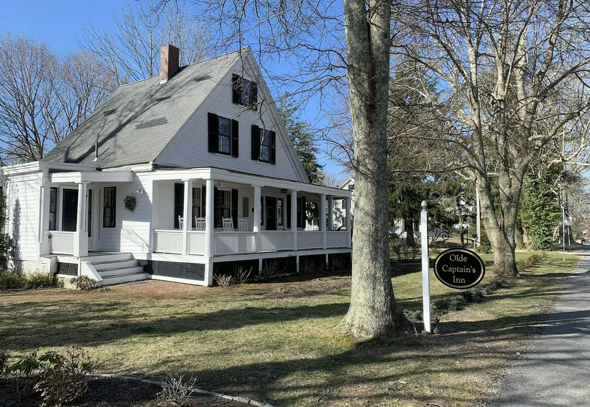 Olde Captains Inn hotel hero