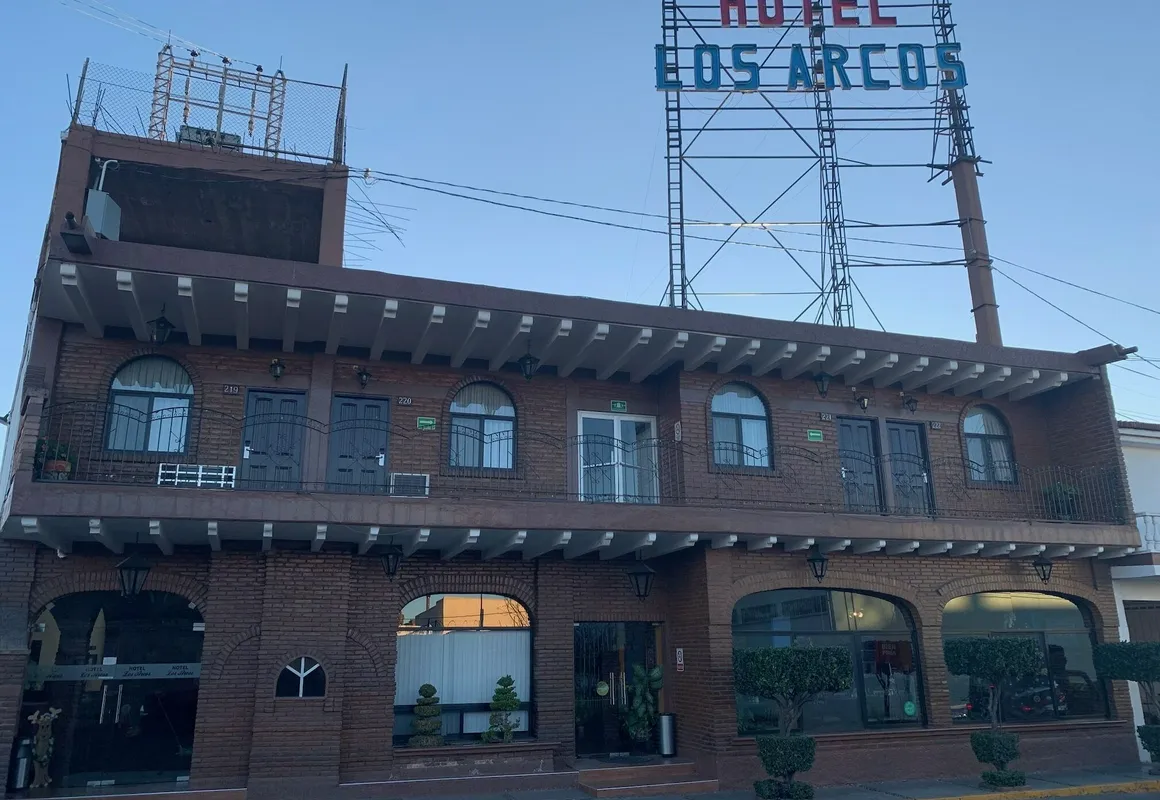 Hotel Los Arcos hotel hero
