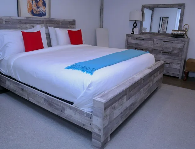 Harpoon House hotel detail image 2