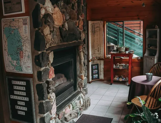 Battle Creek Lodge hotel detail image 3