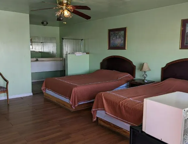 Canadian Inn hotel detail image 2