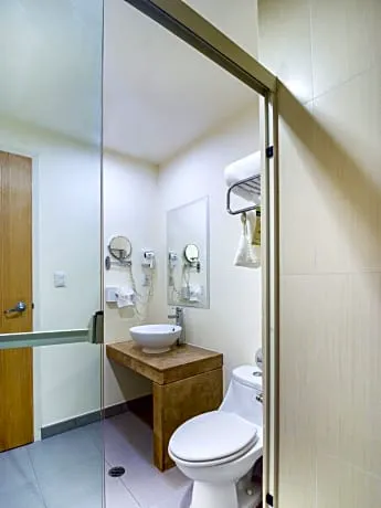 Capital O Hotel Herederos hotel detail image 2