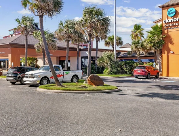 Clarion Pointe Galveston - Beachfront hotel detail image 4