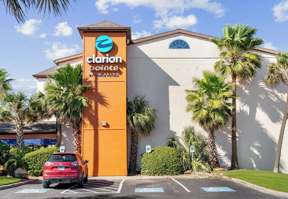 Clarion Pointe Galveston - Beachfront hotel hero