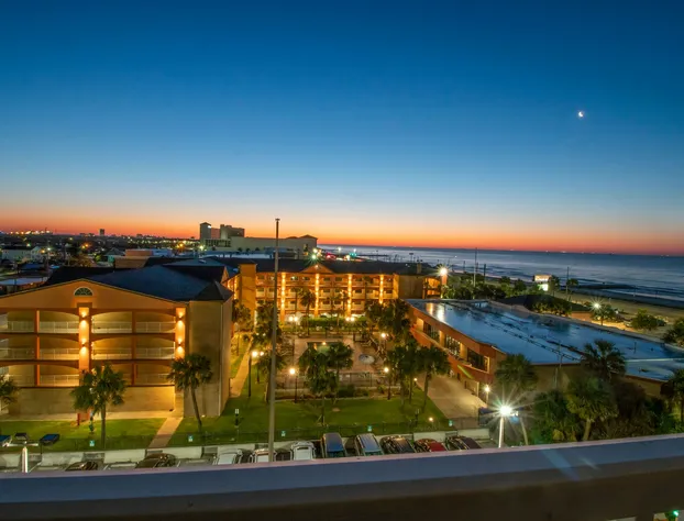Clarion Pointe Galveston - Beachfront hotel detail image 2