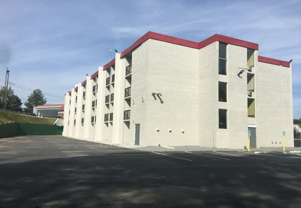 Peachtree Inn & suites hotel hero