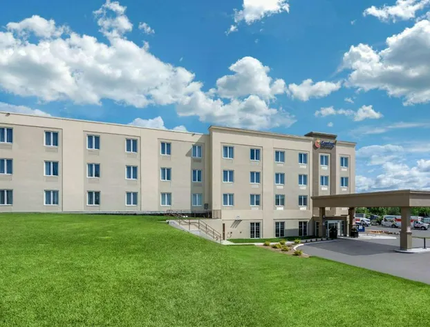 Comfort Inn & Suites hotel detail image 2