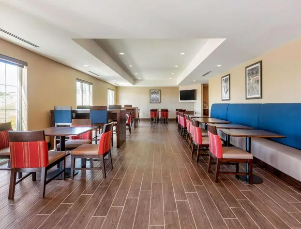 Comfort Inn & Suites hotel detail image 4