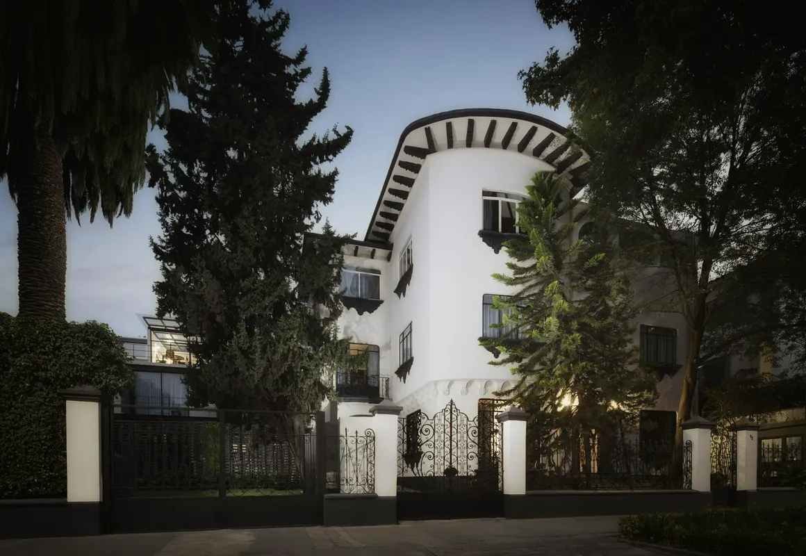 Pug Seal Polanco Allan Poe hotel hero