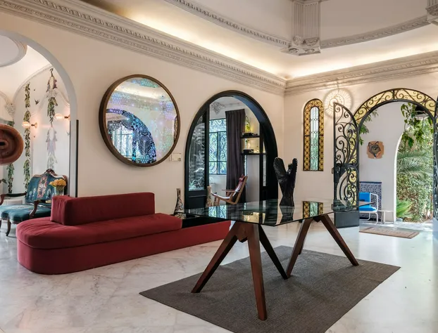 Pug Seal Polanco Allan Poe hotel detail image 2