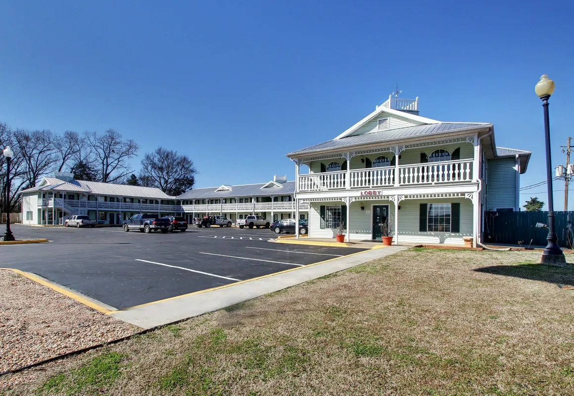 Key West Inn Wetumpka hotel hero