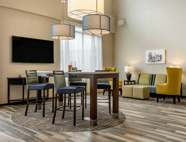 Comfort Inn & Suites Pittsburgh-Northshore hotel detail image 4