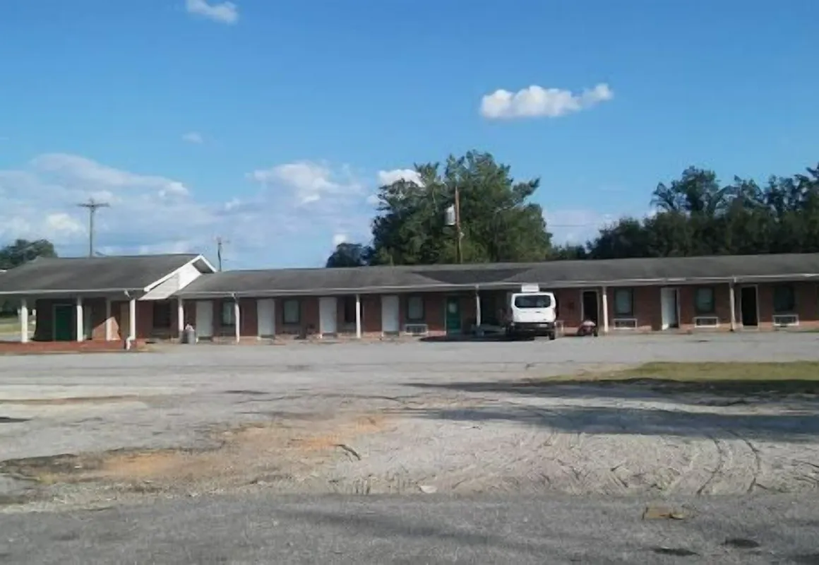 Royal Inn hotel hero