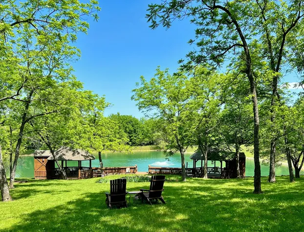 Walnut Waters Bed & Breakfast hotel detail image 4