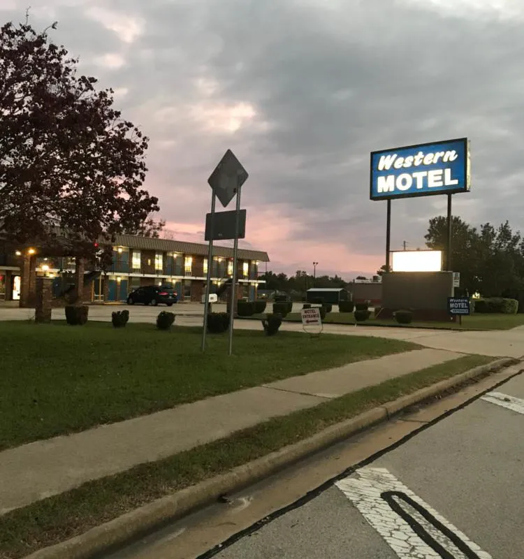 Western Motel hotel hero