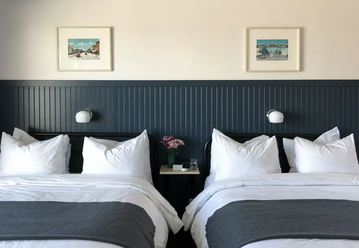 The Bayview Motel - Fort Frances, ON - Lakeside Motel hotel hero