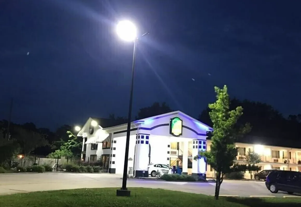 Cypress Inn hotel hero