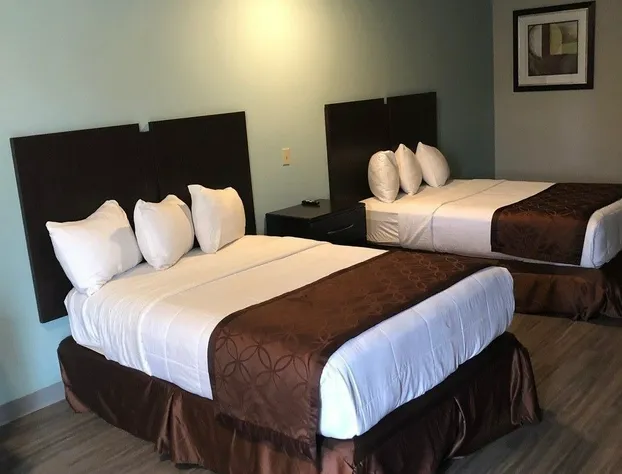 Cypress Inn hotel detail image 4