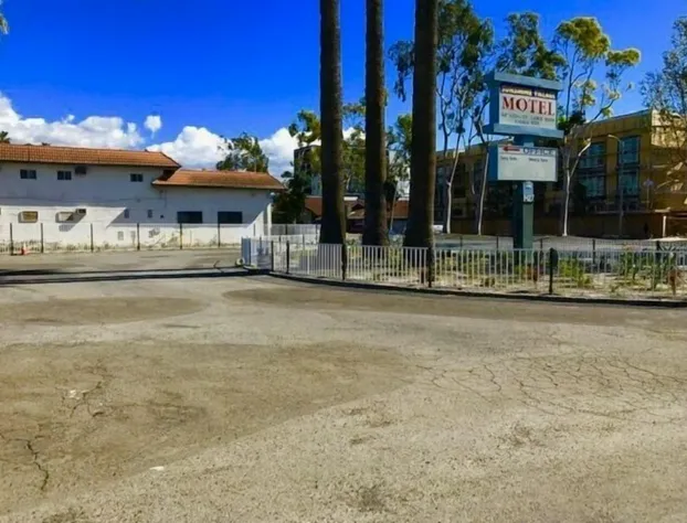 Sunshine Village Motel hotel detail image 1