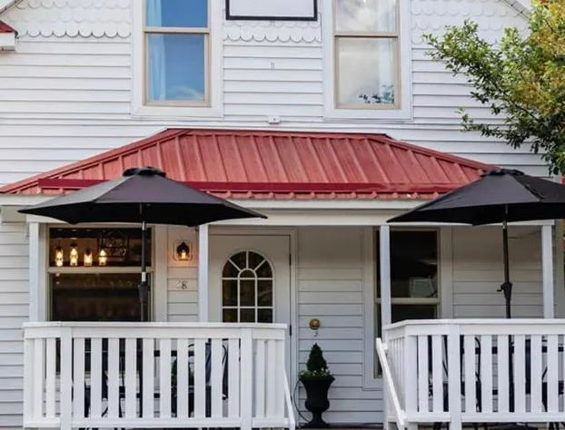 The Farmhouse Inn & Kitchen, 2 blocks from Downtown Whitefish, Montana hotel detail image 2