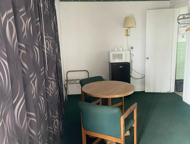 Sundown Inn hotel detail image 3