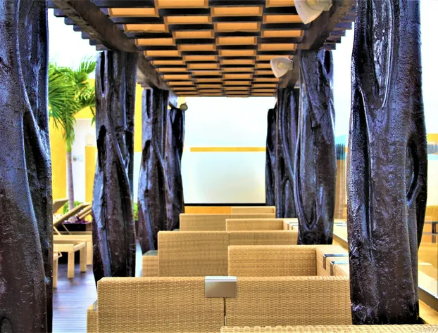 Sophisticated 2BR condo in heart of town by Happy Address hotel detail image 3