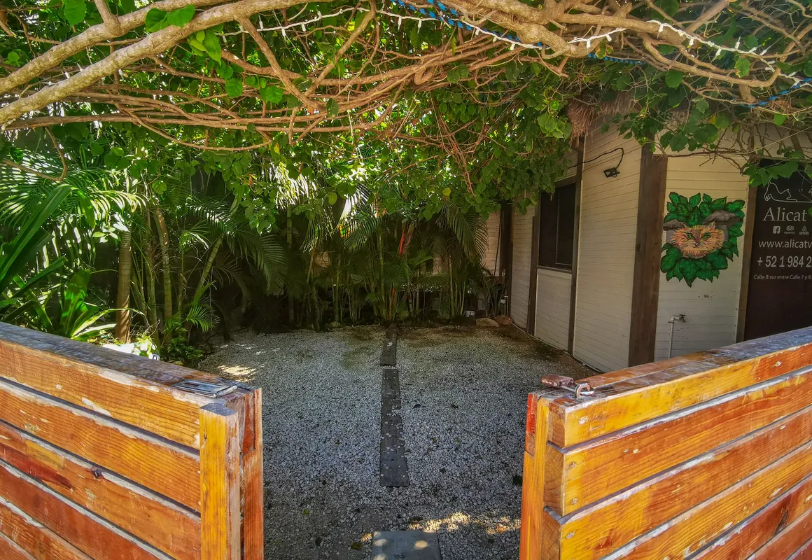 Alicat Villas hotel hero