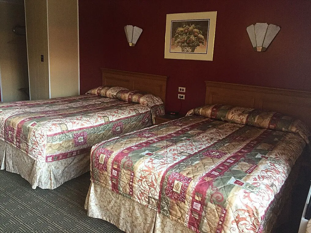 TownHouse Motel hotel hero