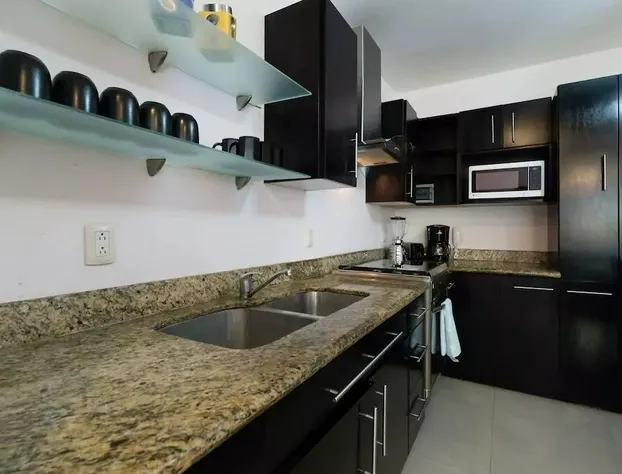 Condo Frank hotel detail image 3