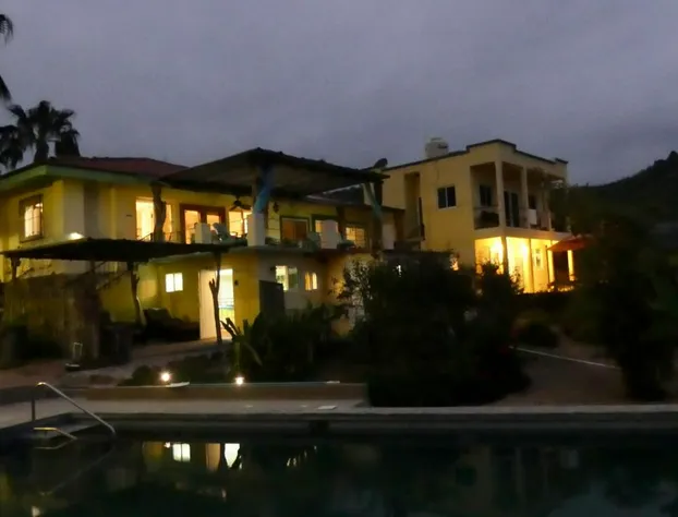 Casa Flores Casitas hotel detail image 1