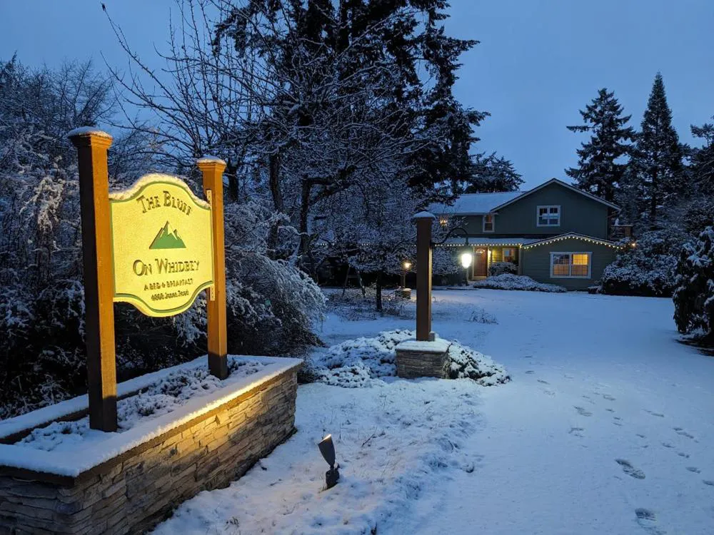 The Bluff on Whidbey B&B hotel hero