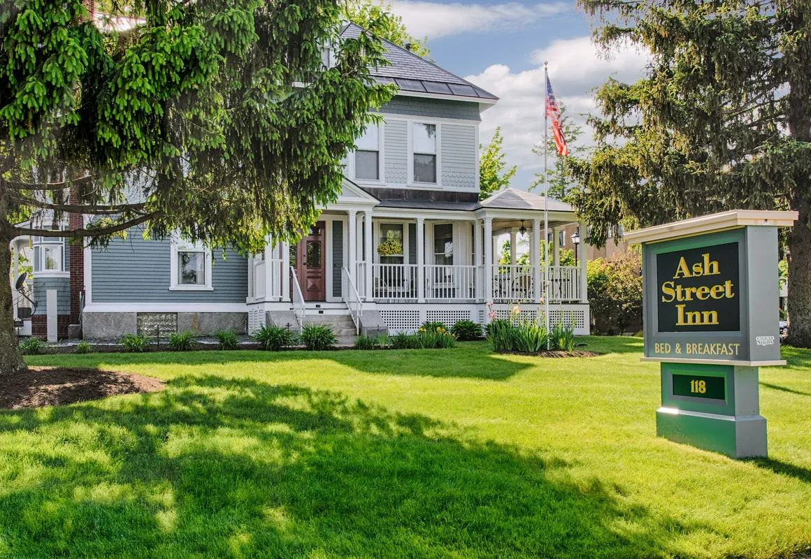 Ash Street Inn hotel hero