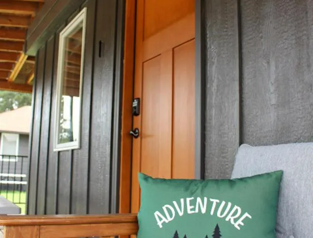 Cabin 1 at Horse Creek Resort hotel detail image 2