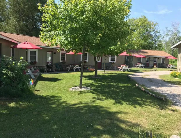 Cedar Ridge Cabins hotel detail image 1