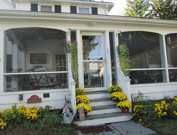 Buck's Homestead B&B hotel detail image 1