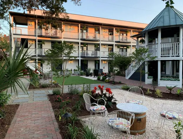 ARRIVE Wilmington hotel detail image 2