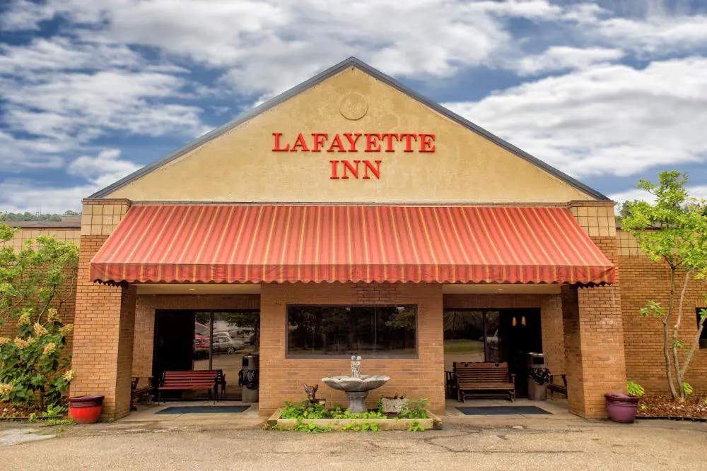 Lafayette Inn hotel hero