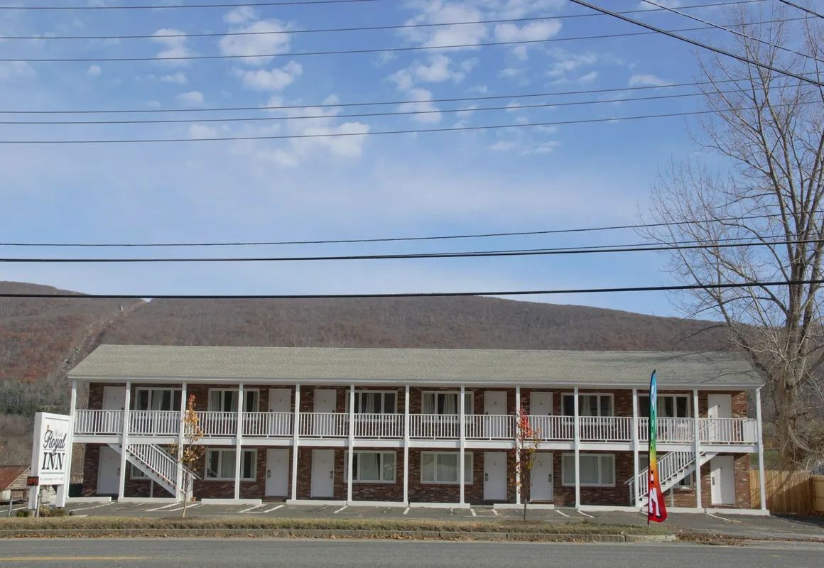 Mount Royal Inn hotel hero