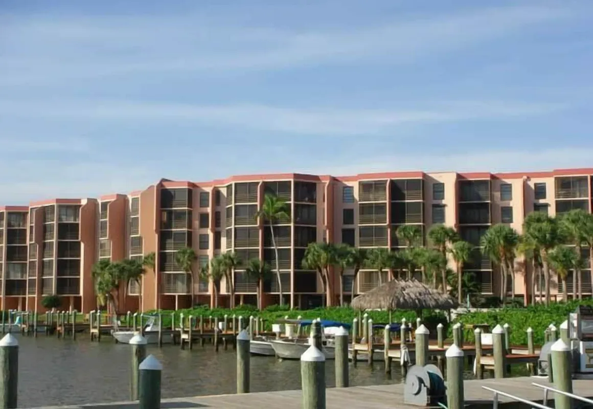 Riverside C209 hotel hero