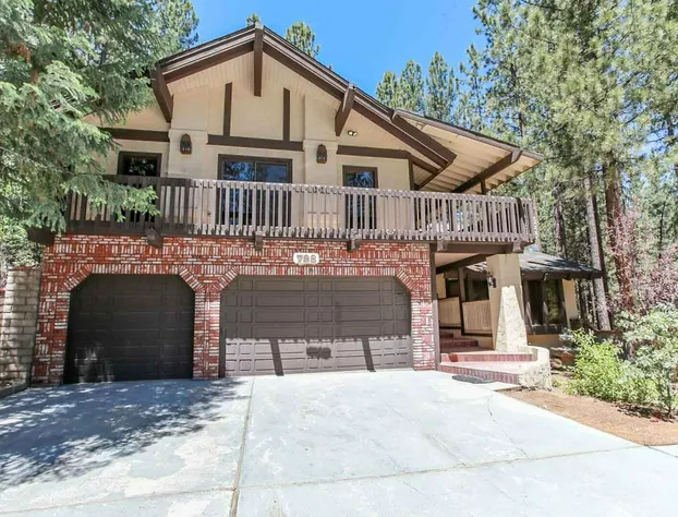 The Lodge At Snow Summit 6 Bedroom Residence by RedAwning hotel detail image 1