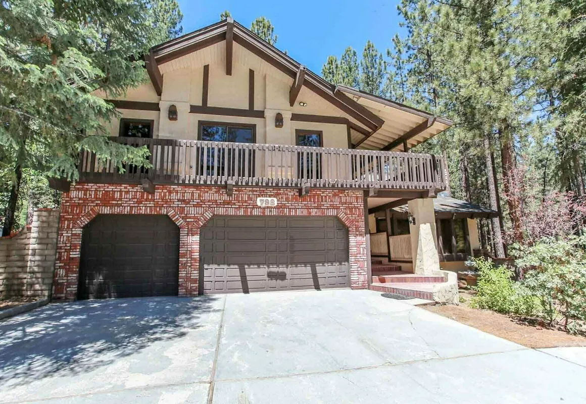 The Lodge At Snow Summit 6 Bedroom Residence by RedAwning hotel hero