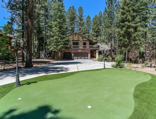 The Lodge At Snow Summit 6 Bedroom Residence by RedAwning hotel detail image 4