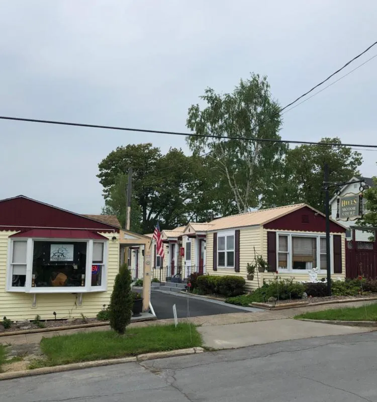 Hills Motor Court & Marina hotel hero