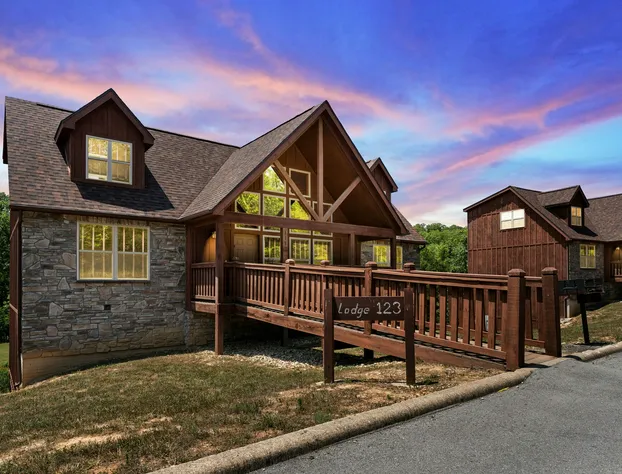 Makin Memories Lodge-sleeps 14 4 Bedroom Home by Redawning hotel detail image 1